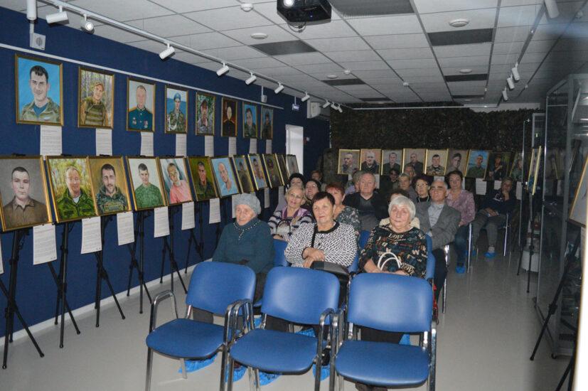 Музей истории города Новокуйбышевска посетили почетные гости — ветераны труда