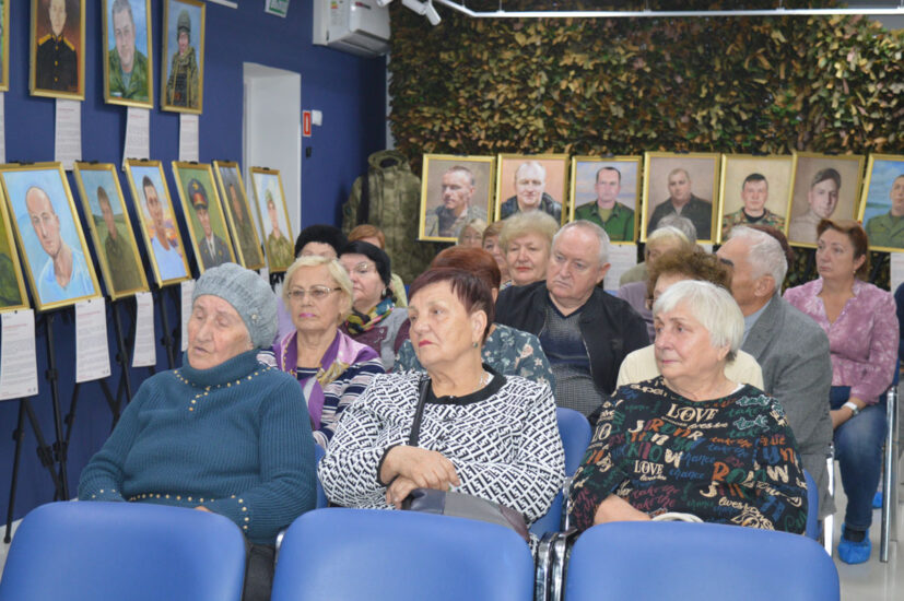 Музей истории города Новокуйбышевска посетили почетные гости — ветераны труда