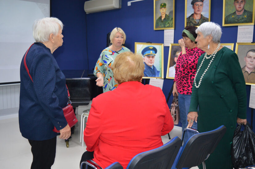 Музей истории города Новокуйбышевска посетили почетные гости — ветераны труда
